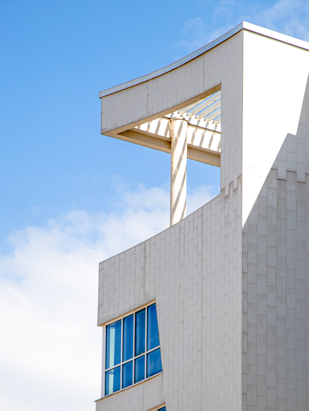 Detaj i arkitekturës së bardhë